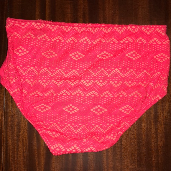 Bathing suit bottoms - Picture 2 of 3